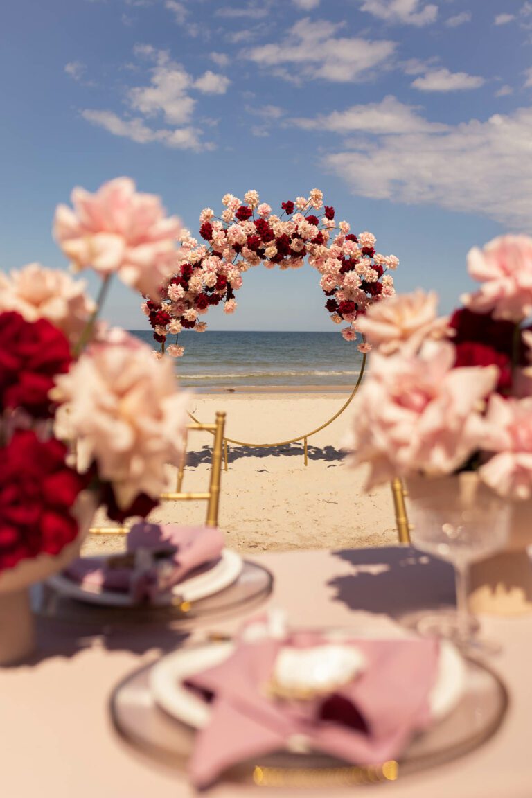 Kwiatowe dekoracje ślubne z róż