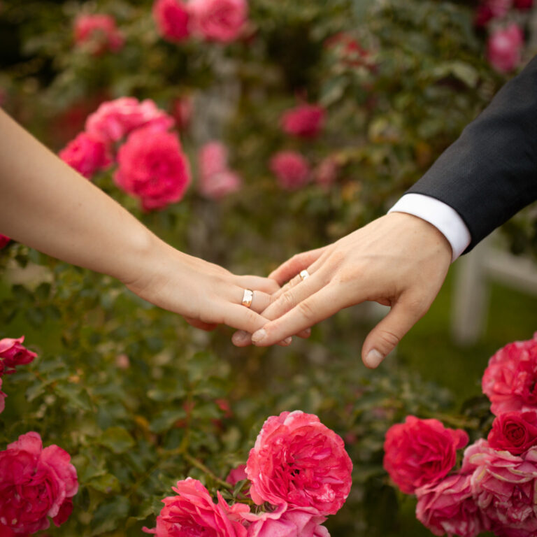 10 sposobów, aby czuć się swobodnie przed obiektywem w dniu ślubu. Porady dla zestresowanych Par Młodych