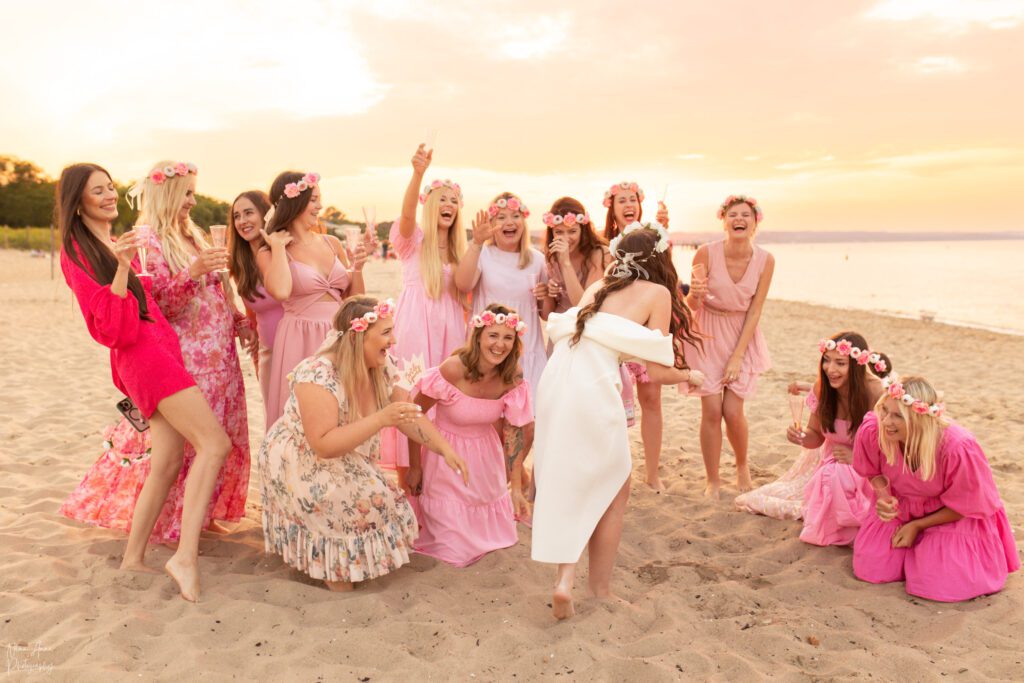 Wieczór panieński na plaży w Gdańsku różowy dress code