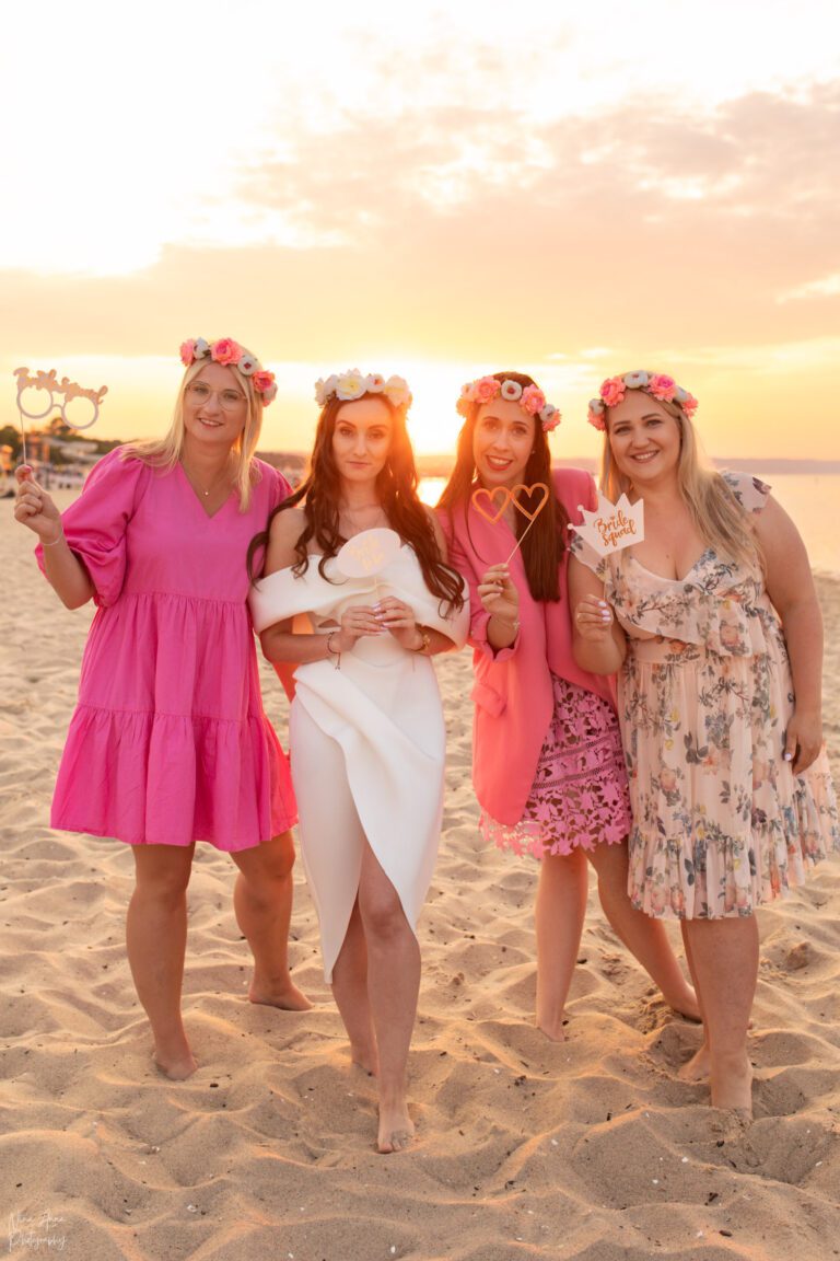 Wieczór panieński na plaży w Gdańsku różowy dress code