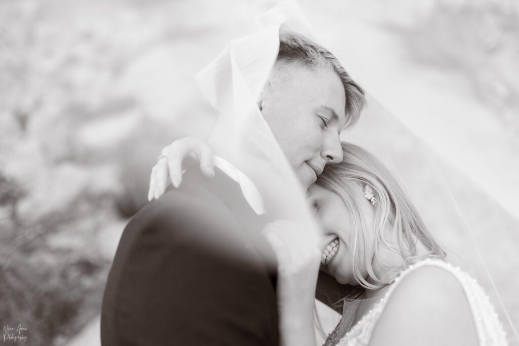 Romantyczna ślubna sesja zdjęciowa na plaży