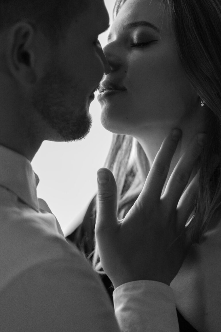 Sesja narzeczeńska w apartamencie